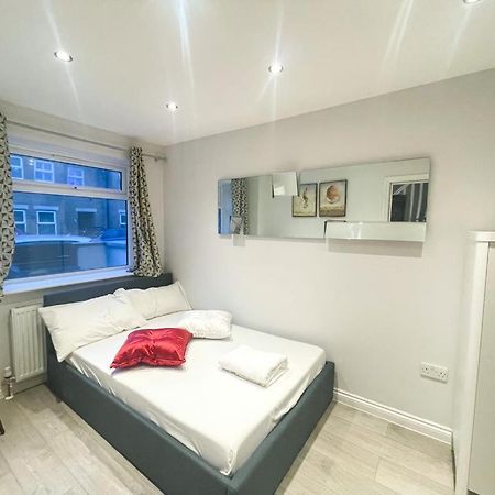 2A Seymour Road Villa Sutton  Dış mekan fotoğraf