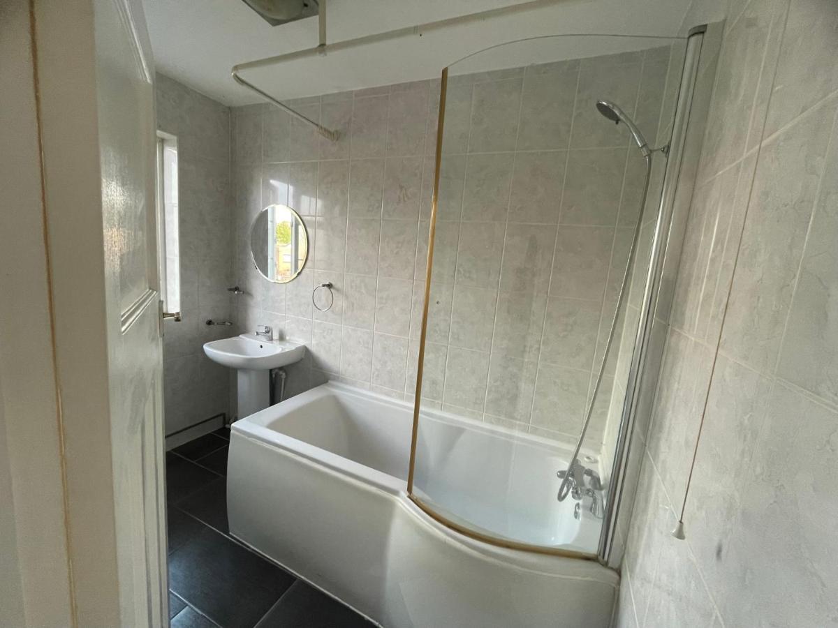 2A Seymour Road Villa Sutton  Dış mekan fotoğraf