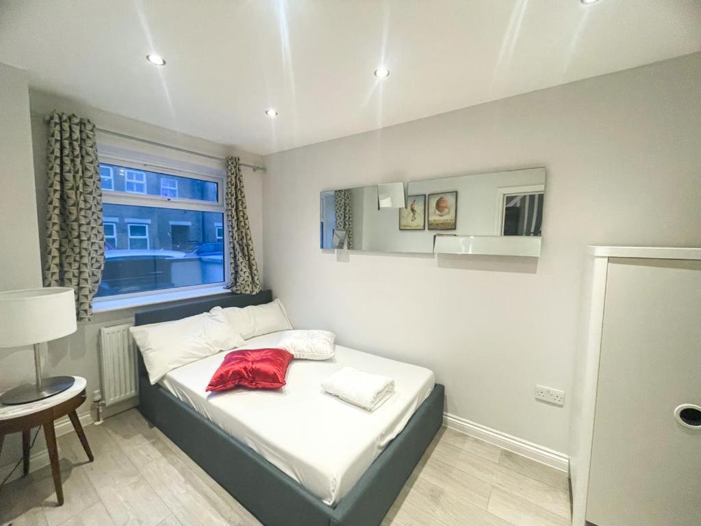 2A Seymour Road Villa Sutton  Dış mekan fotoğraf