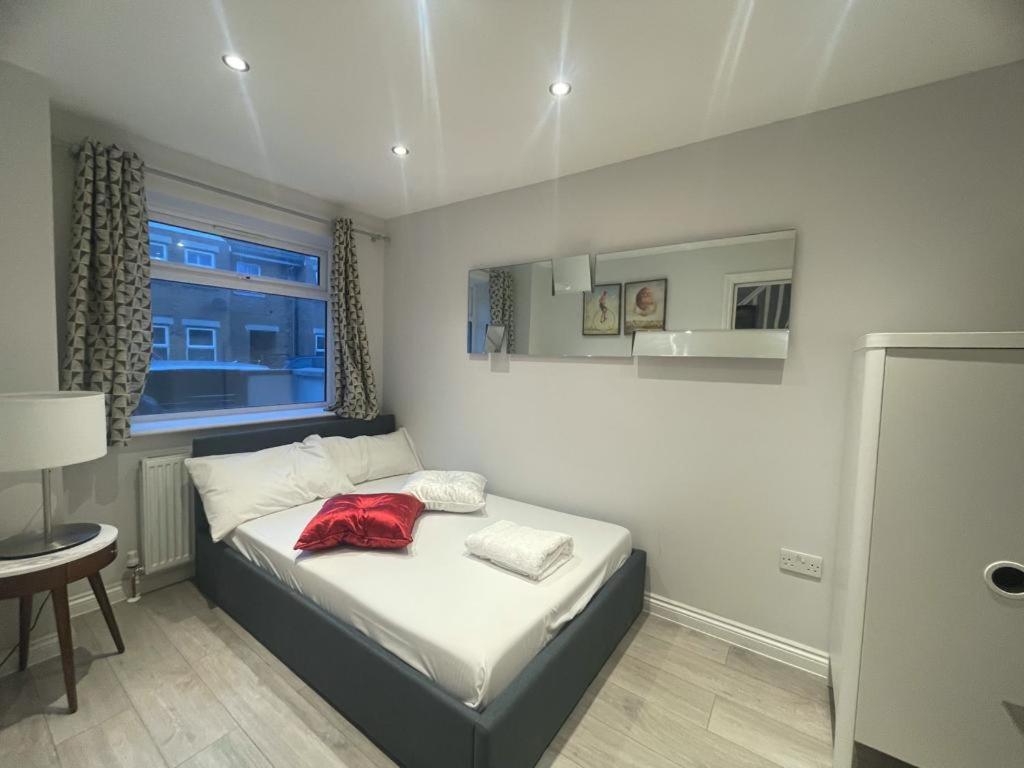 2A Seymour Road Villa Sutton  Dış mekan fotoğraf