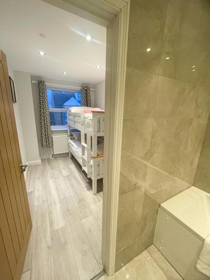 2A Seymour Road Villa Sutton  Dış mekan fotoğraf