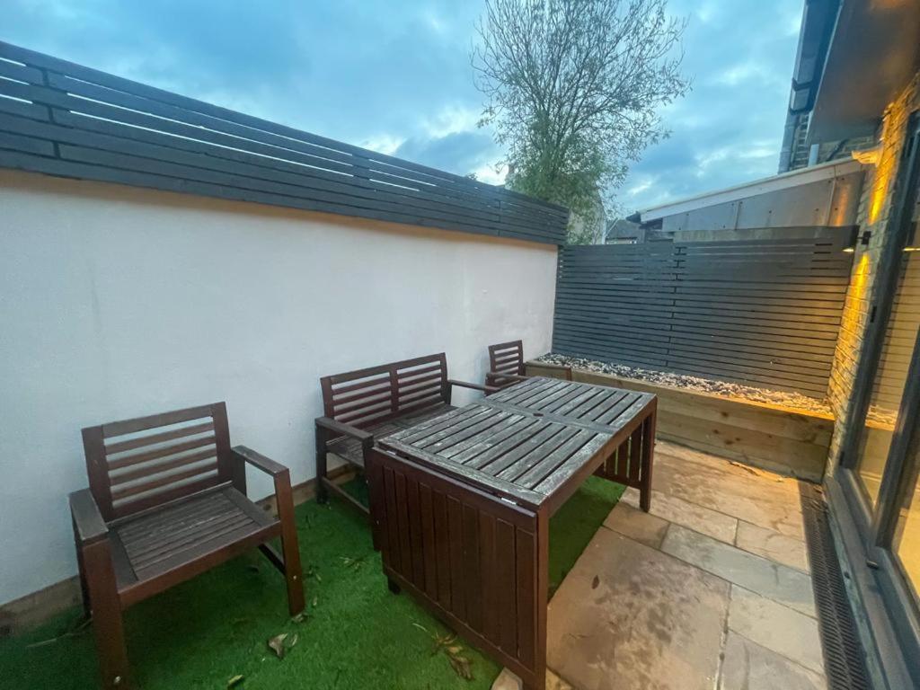 2A Seymour Road Villa Sutton  Dış mekan fotoğraf